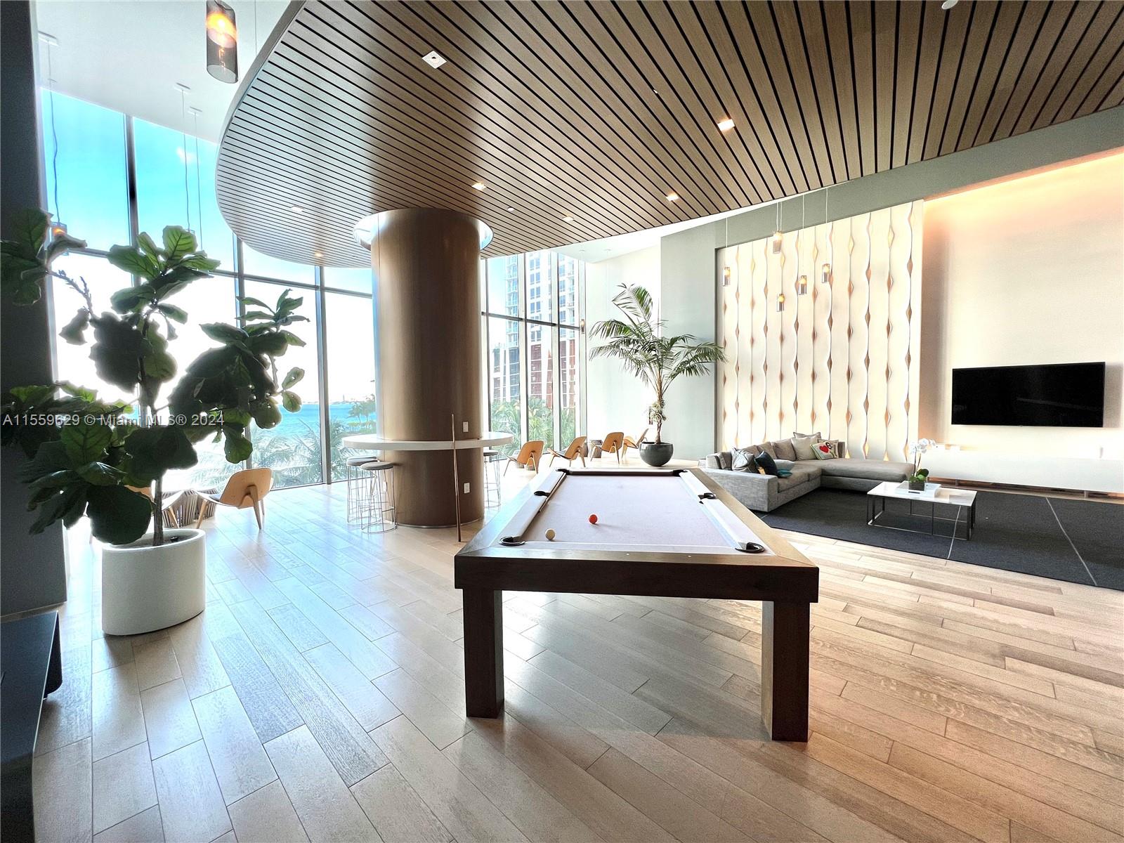 ICON BAY CONDO - Residential Lease