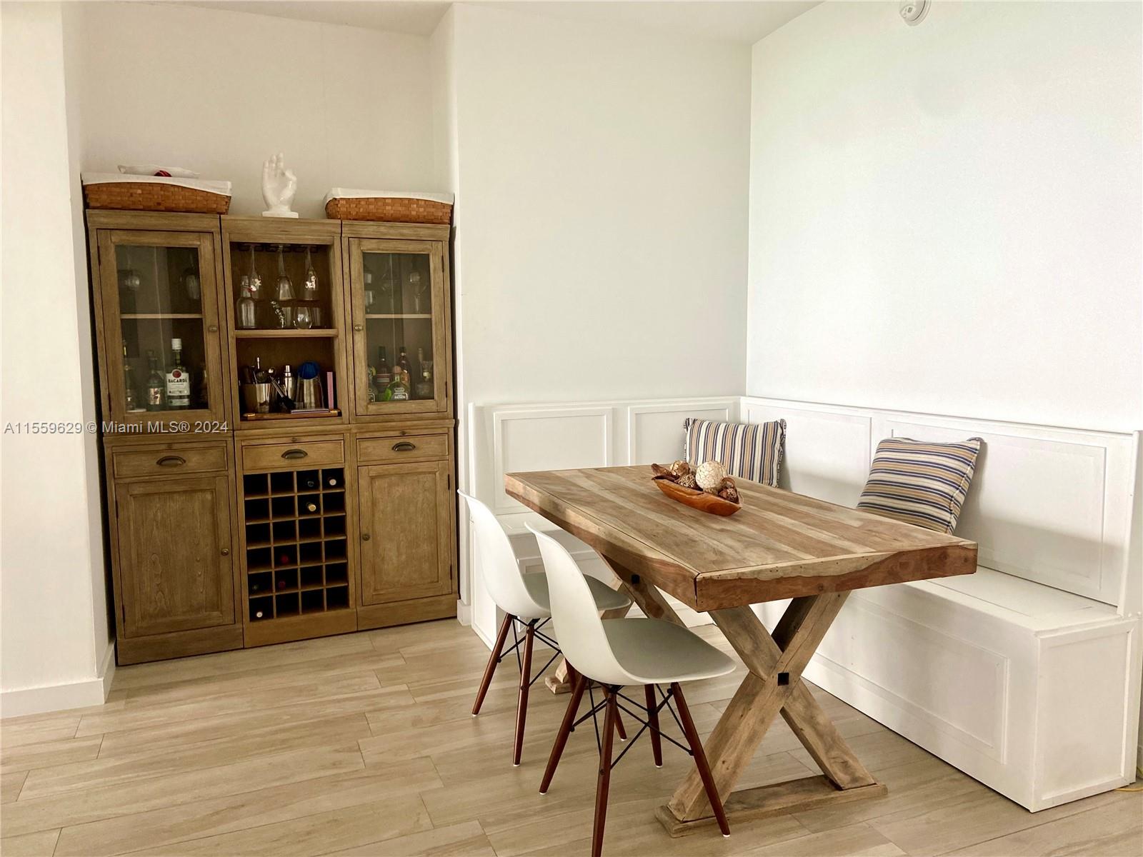 ICON BAY CONDO - Residential Lease