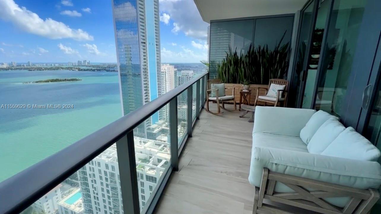 ICON BAY CONDO - Residential Lease