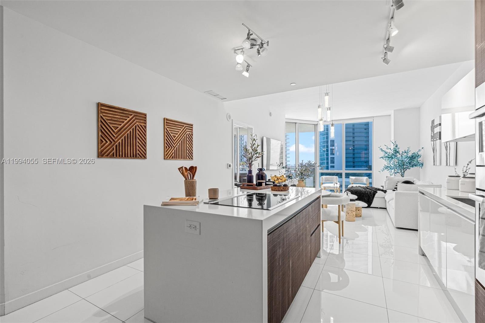 PARAMOUNT MIAMI WORLDCENT - Residential