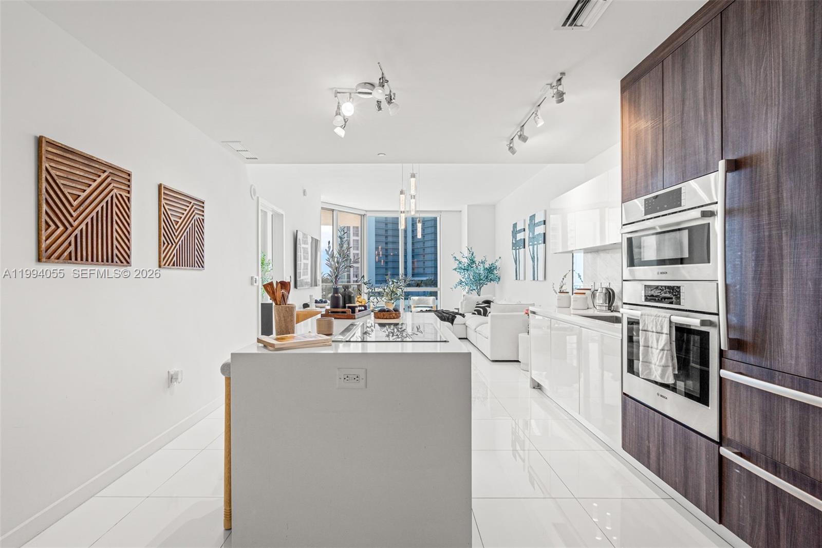 PARAMOUNT MIAMI WORLDCENT - Residential