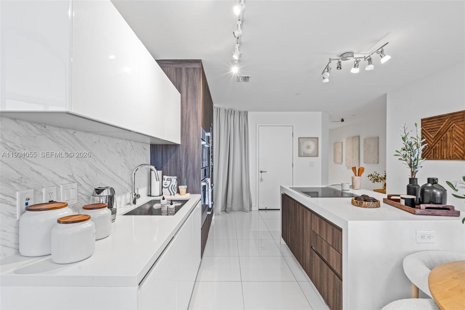 PARAMOUNT MIAMI WORLDCENT - Residential