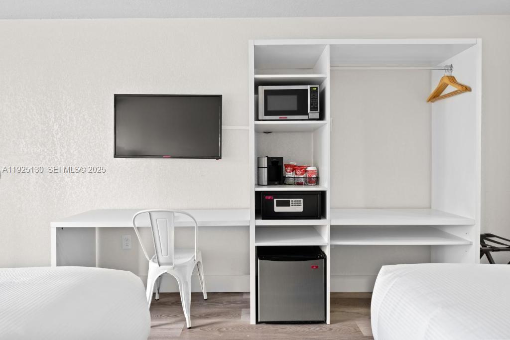 Mango Key Condominium - Residential