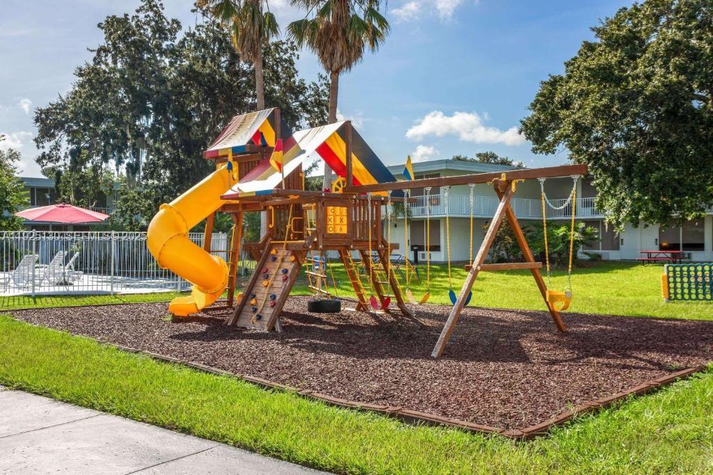 Mango Key Condominium - Residential