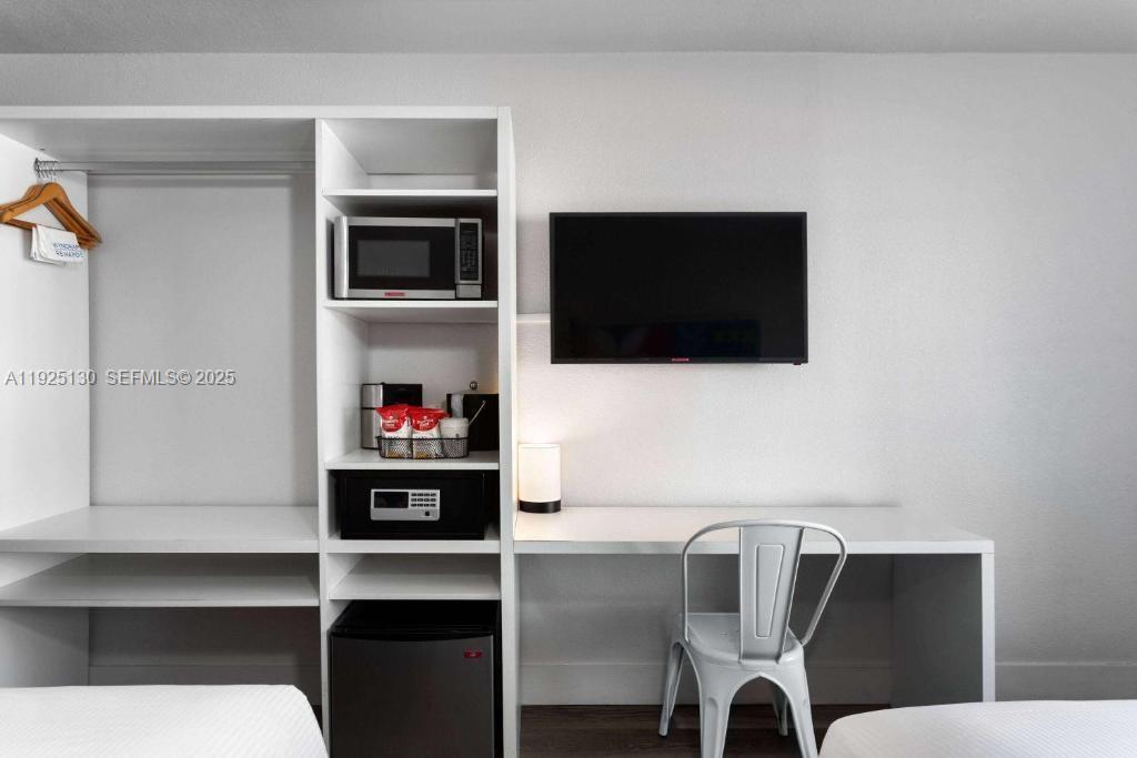 Mango Key Condominium - Residential