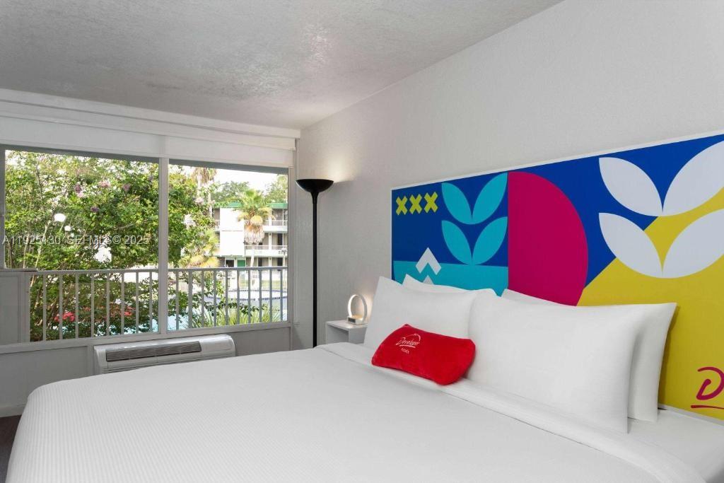 Mango Key Condominium - Residential