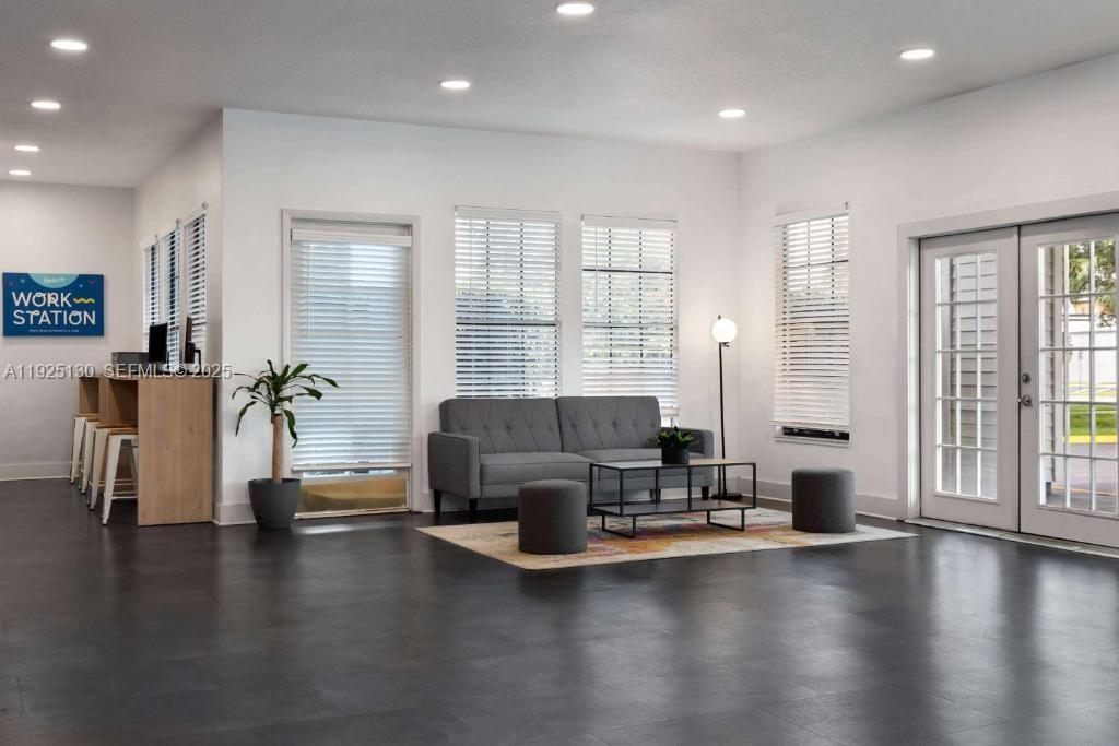 Mango Key Condominium - Residential