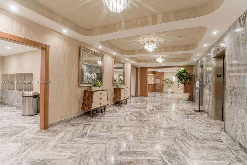 THE CARRIAGE HOUSE - Residential