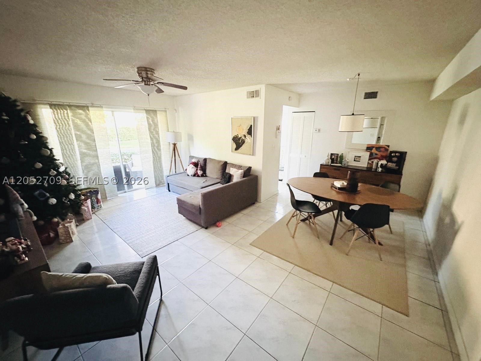 CLUB QUARTERS AT RAINTREE - Residential