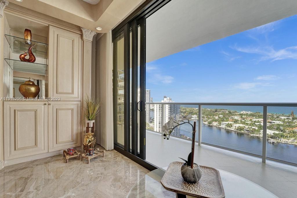 HAMPTONS WEST CONDO - Residential