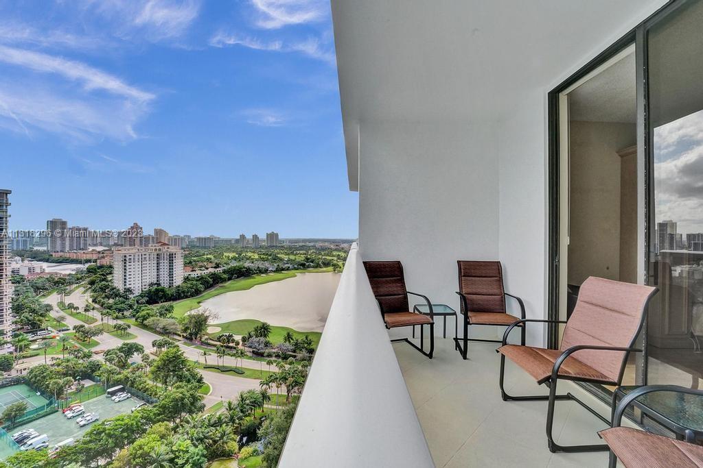 HAMPTONS WEST CONDO - Residential