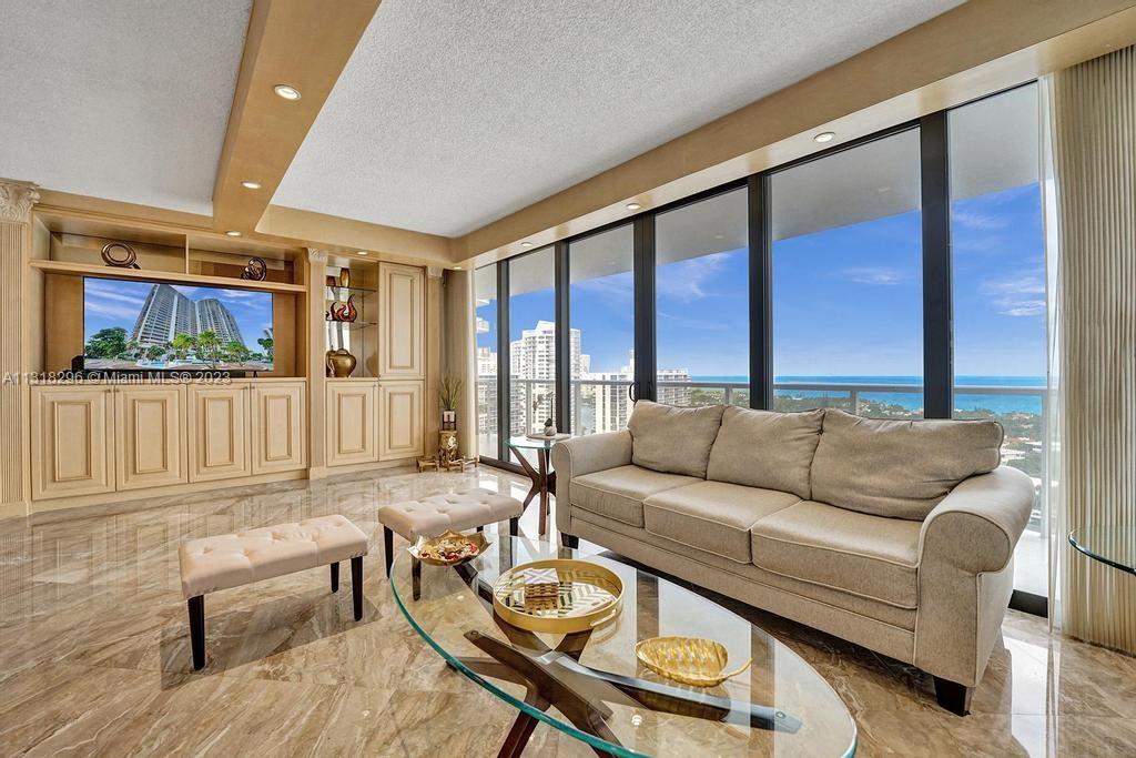 HAMPTONS WEST CONDO - Residential