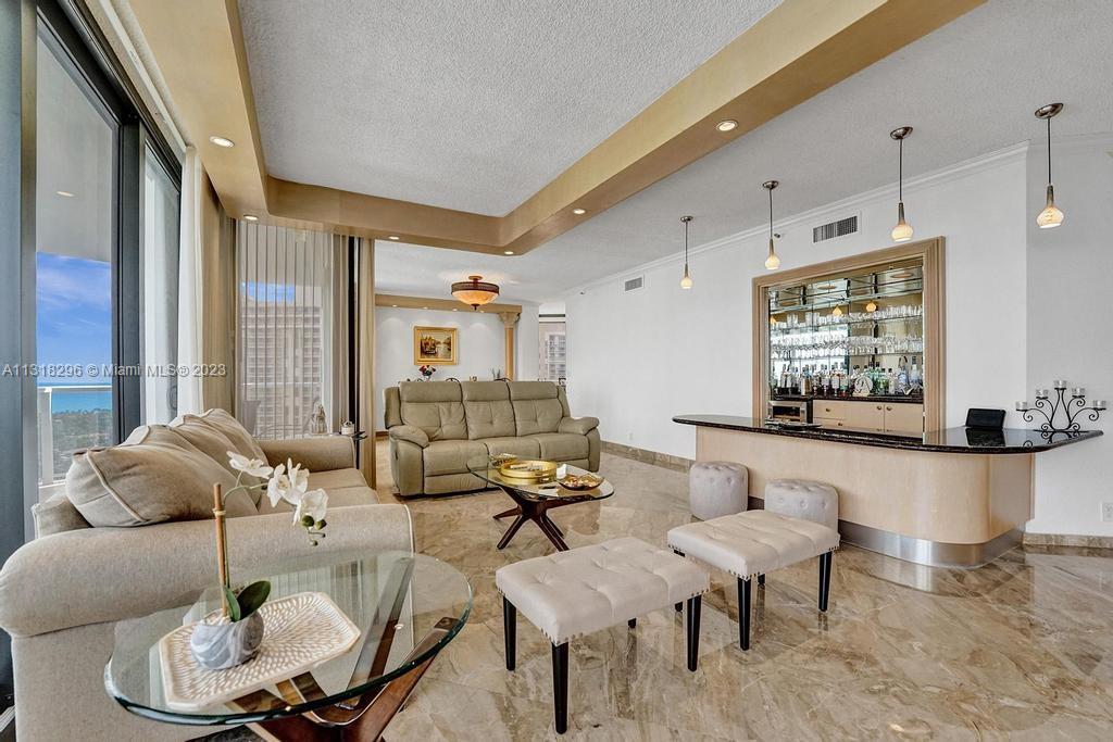 HAMPTONS WEST CONDO - Residential