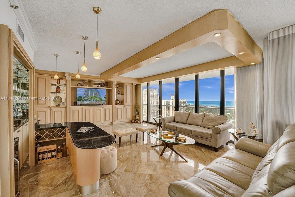 HAMPTONS WEST CONDO - Residential