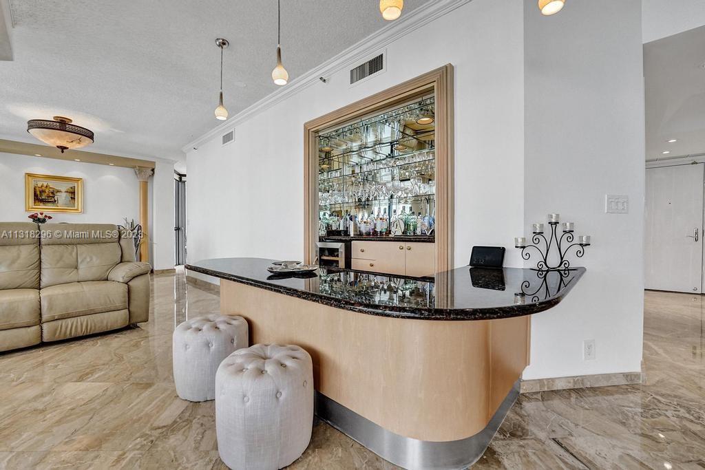 HAMPTONS WEST CONDO - Residential