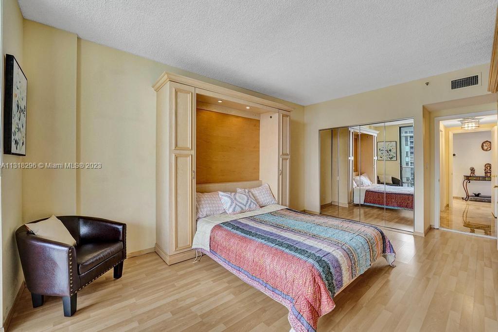 HAMPTONS WEST CONDO - Residential