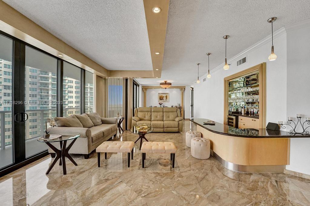 HAMPTONS WEST CONDO - Residential
