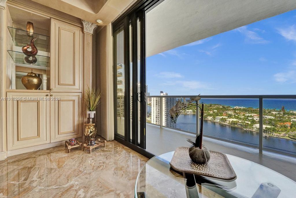 HAMPTONS WEST CONDO - Residential