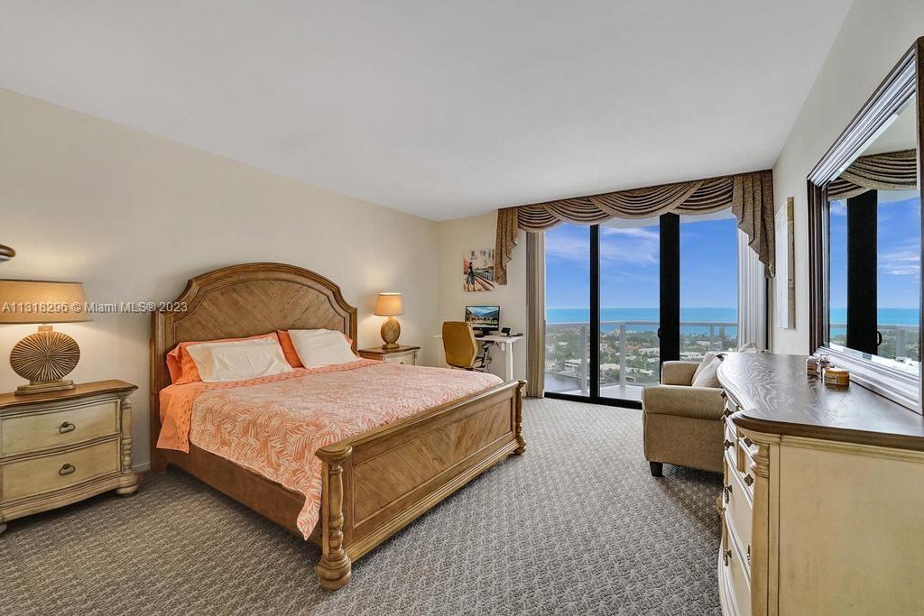 HAMPTONS WEST CONDO - Residential