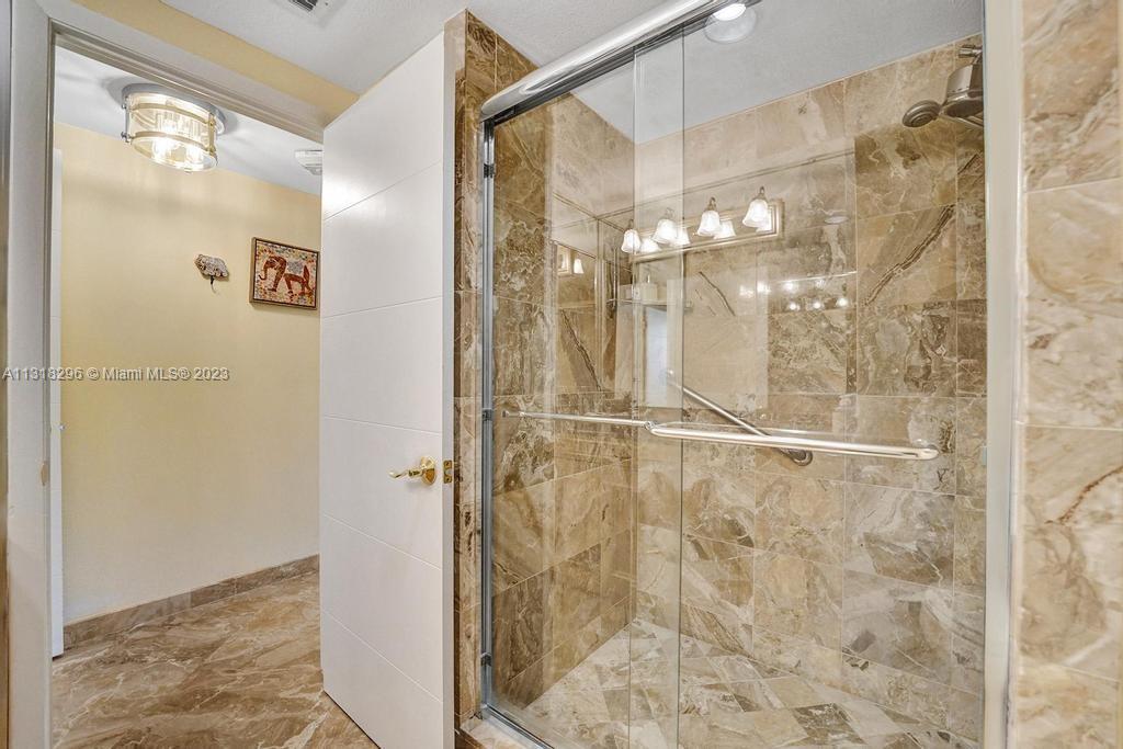 HAMPTONS WEST CONDO - Residential