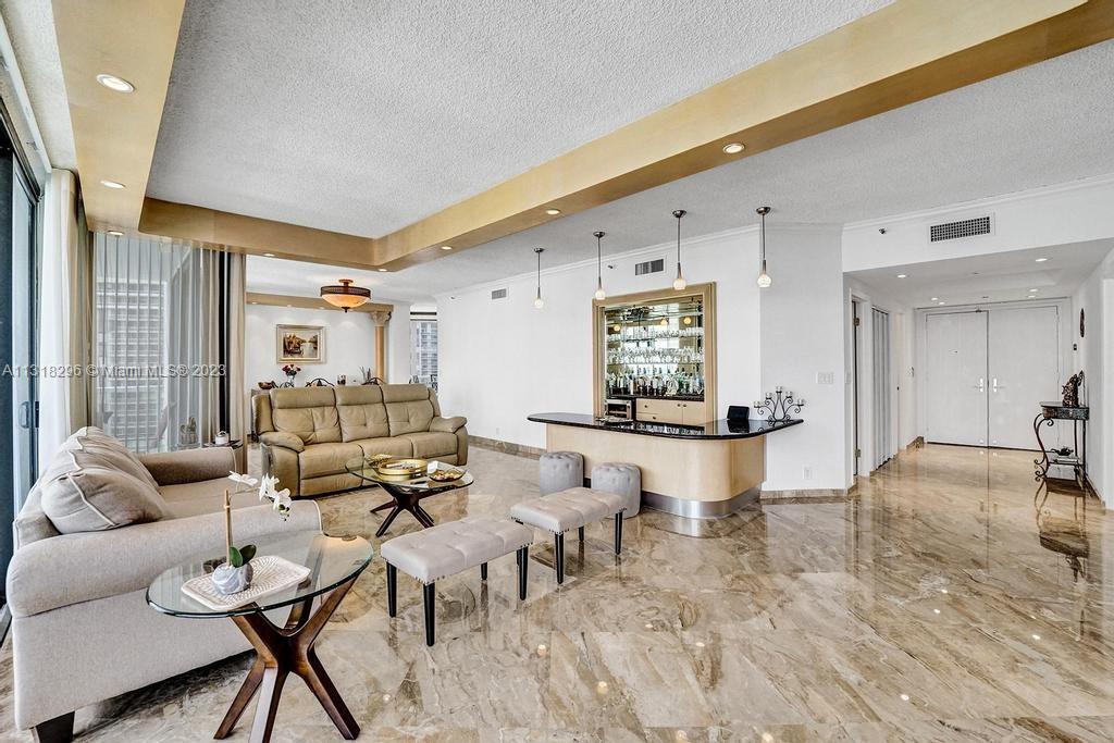 HAMPTONS WEST CONDO - Residential