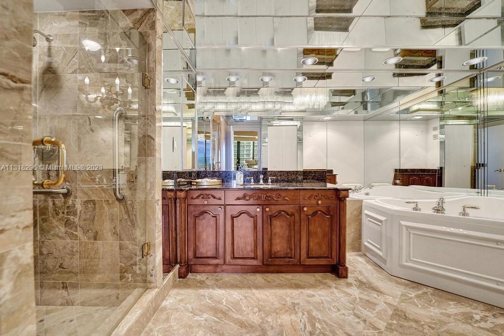 HAMPTONS WEST CONDO - Residential