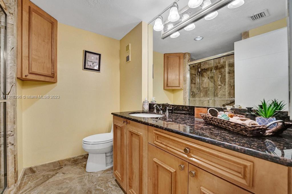 HAMPTONS WEST CONDO - Residential