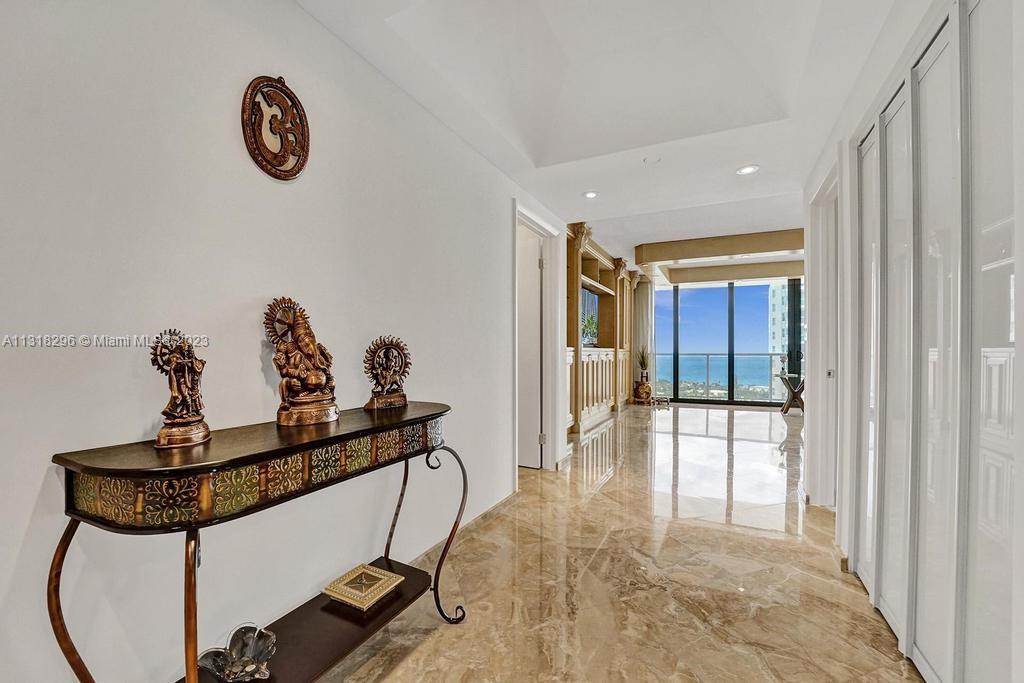 HAMPTONS WEST CONDO - Residential