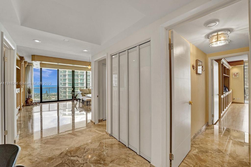 HAMPTONS WEST CONDO - Residential
