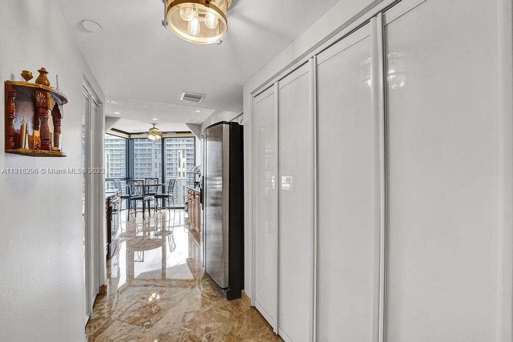 HAMPTONS WEST CONDO - Residential
