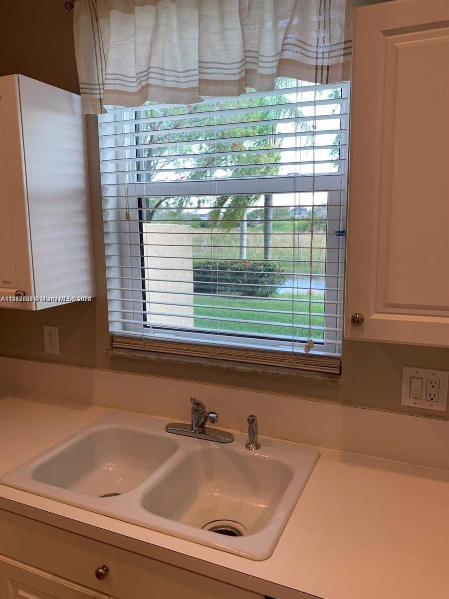 PEMBROKE ISLES V - Residential Lease