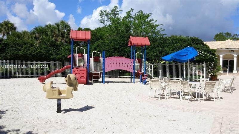 PEMBROKE ISLES V - Residential Lease