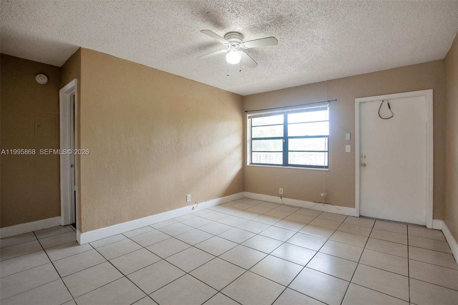 EL SOL AT MAIN STREET CON - Residential