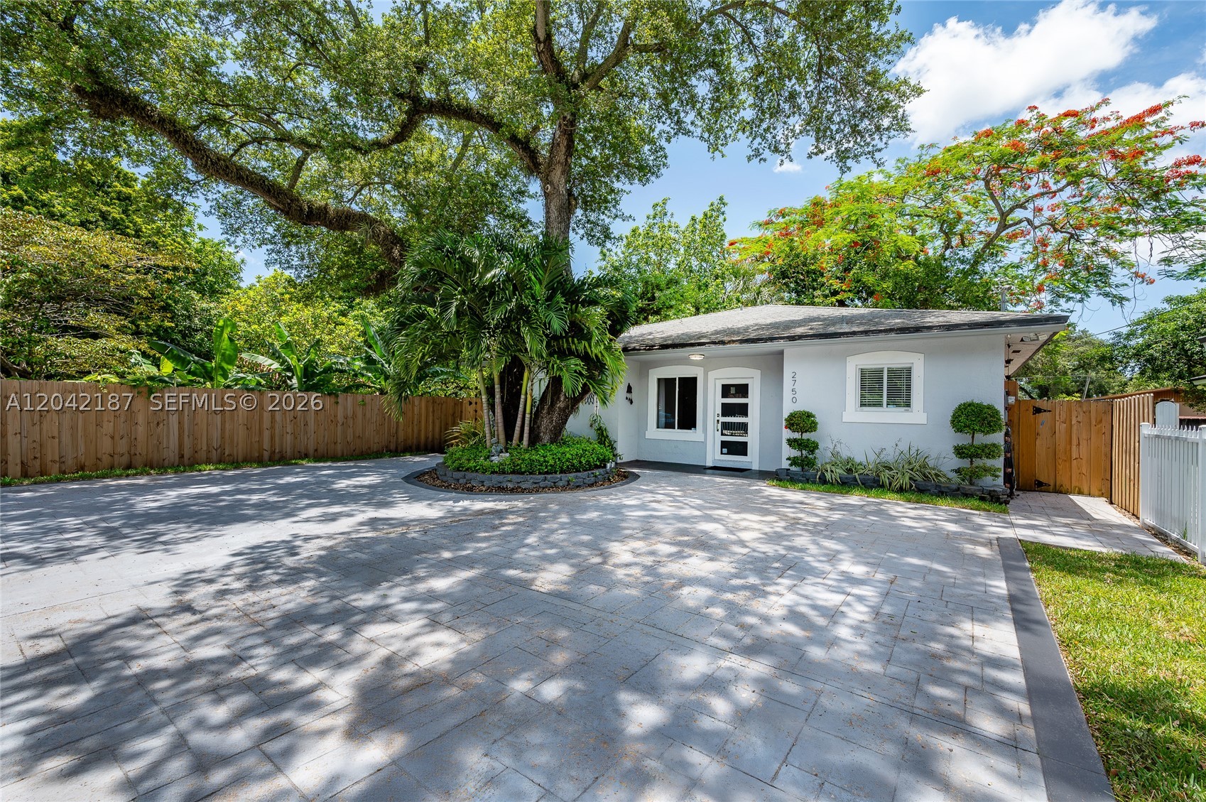 GOLDEN GLADES PARK - Residential