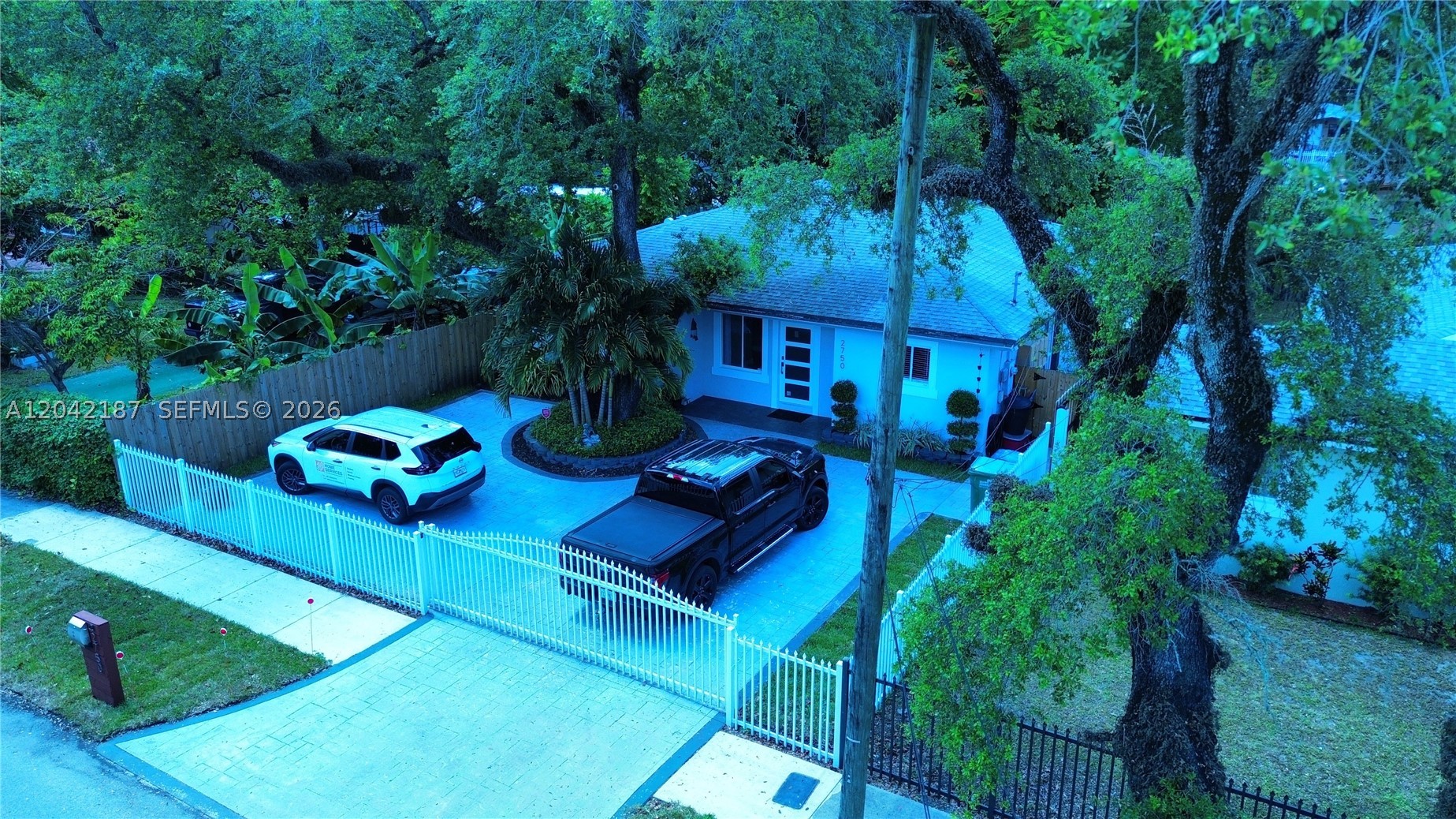 GOLDEN GLADES PARK - Residential