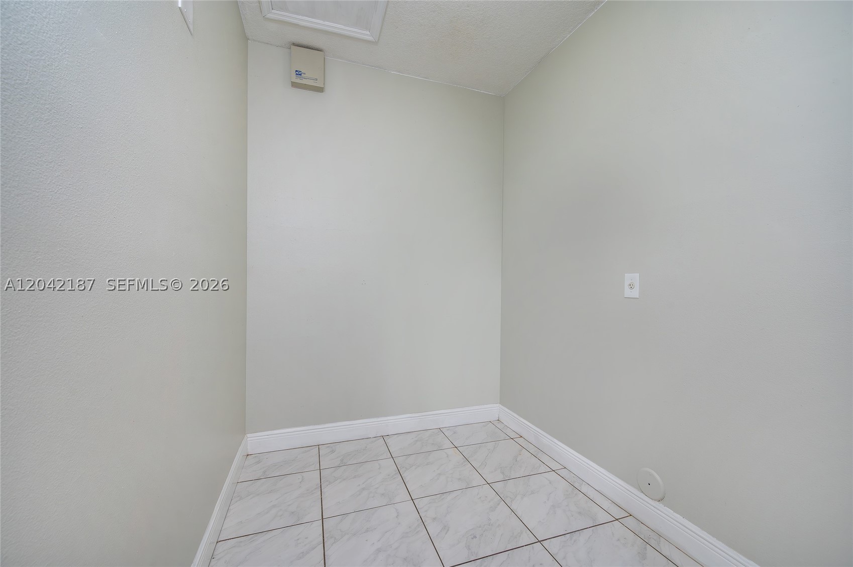 GOLDEN GLADES PARK - Residential