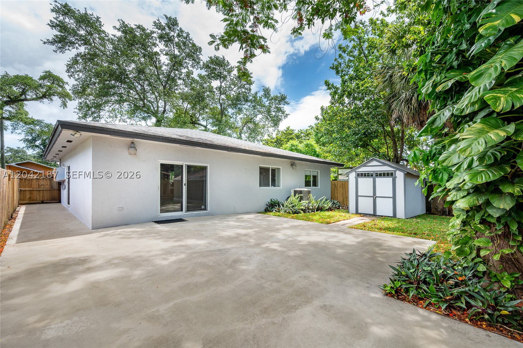 GOLDEN GLADES PARK - Residential
