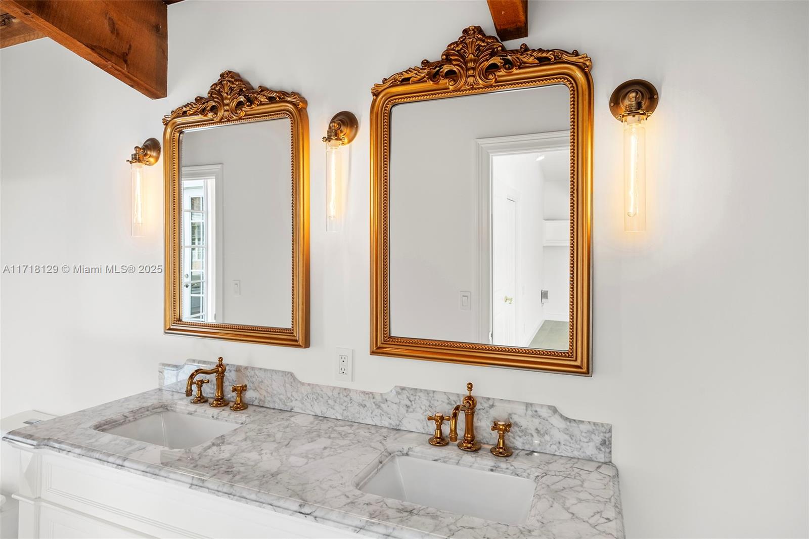 SANSTROM ESTATES - Residential