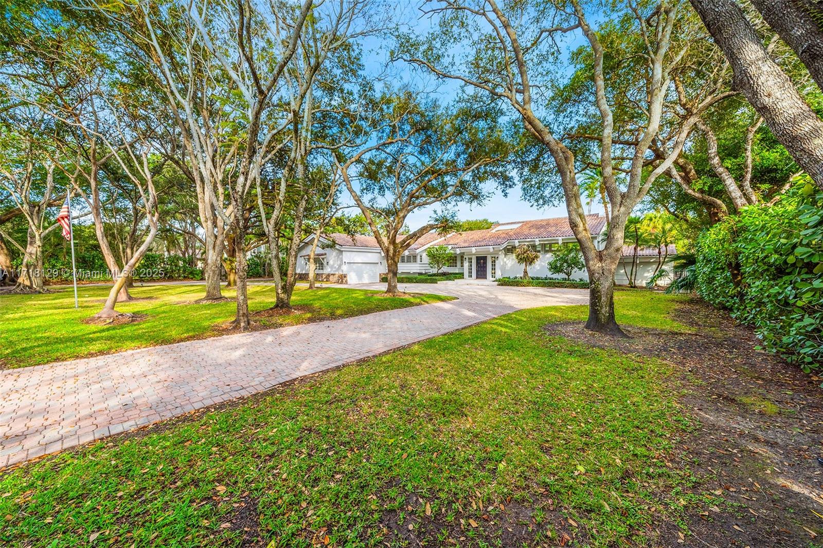 SANSTROM ESTATES - Residential
