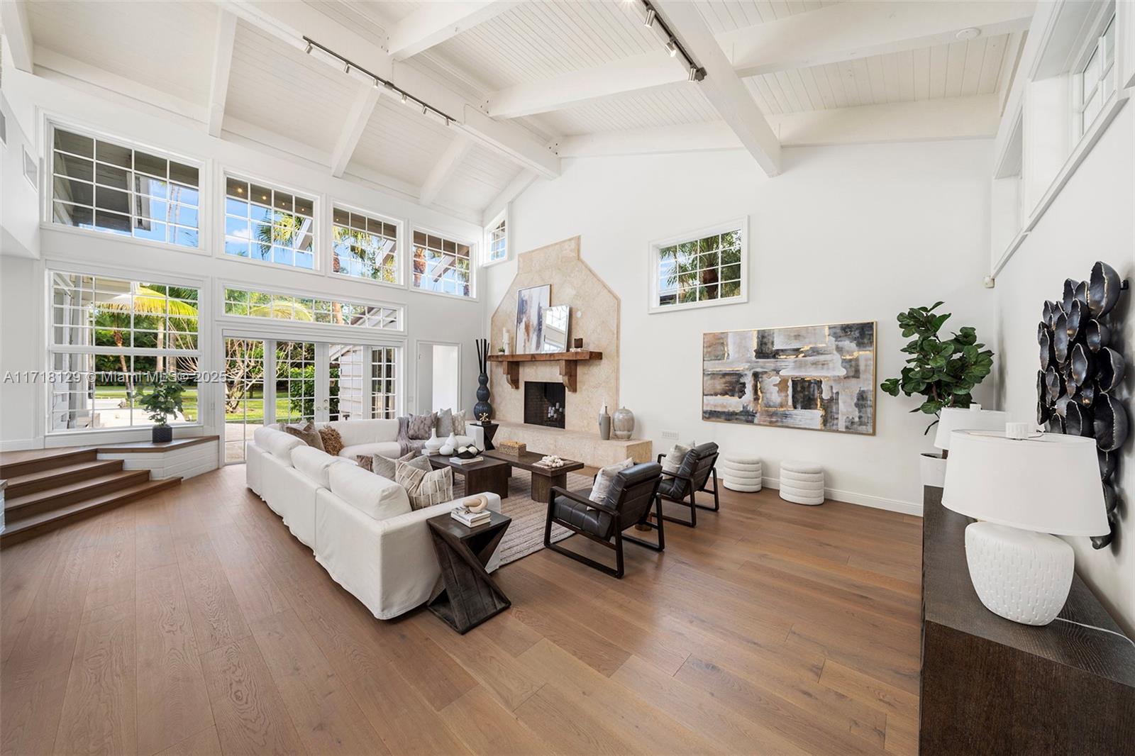 SANSTROM ESTATES - Residential