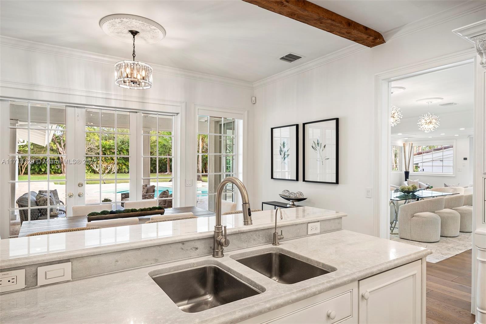 SANSTROM ESTATES - Residential
