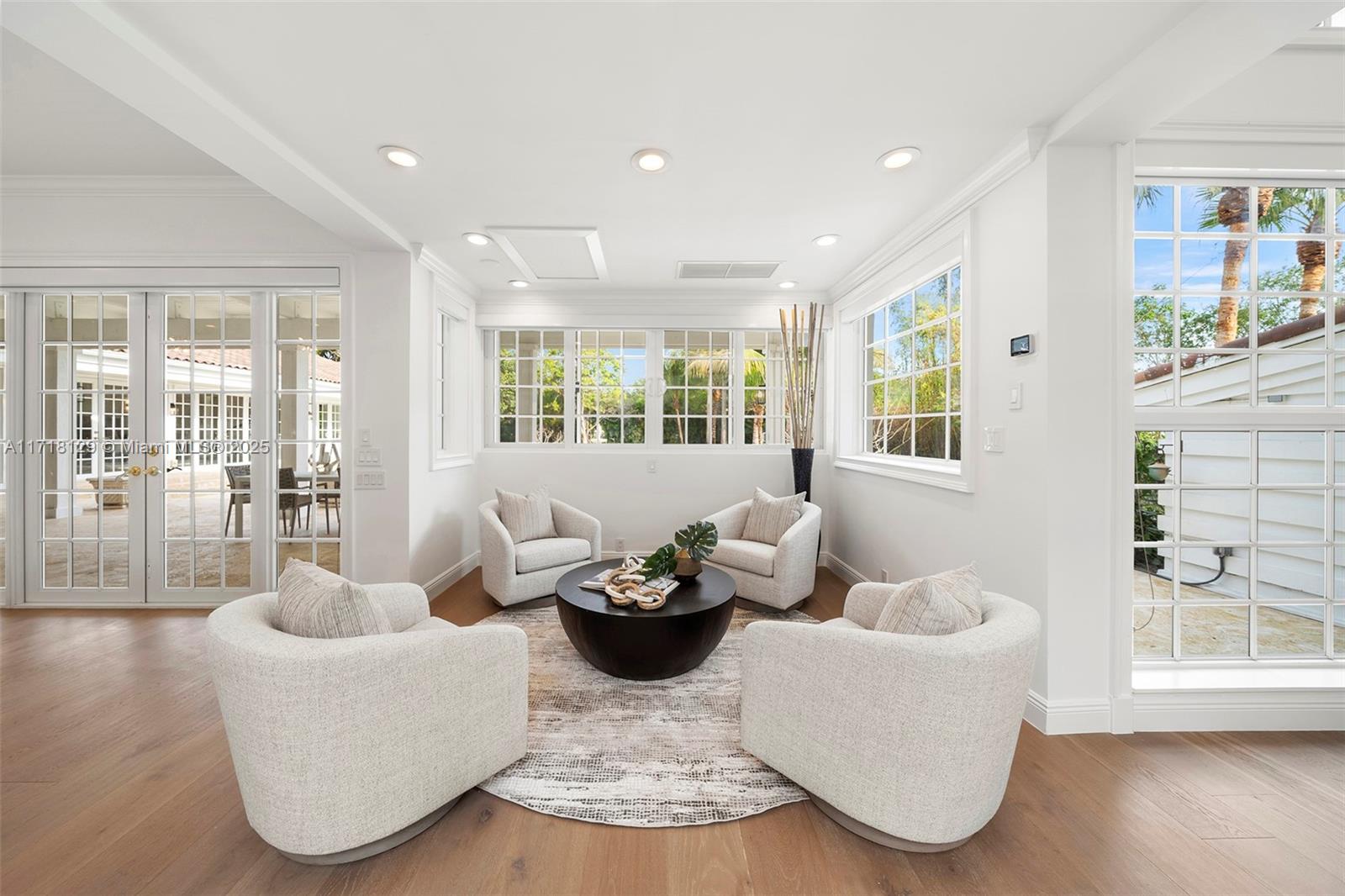 SANSTROM ESTATES - Residential