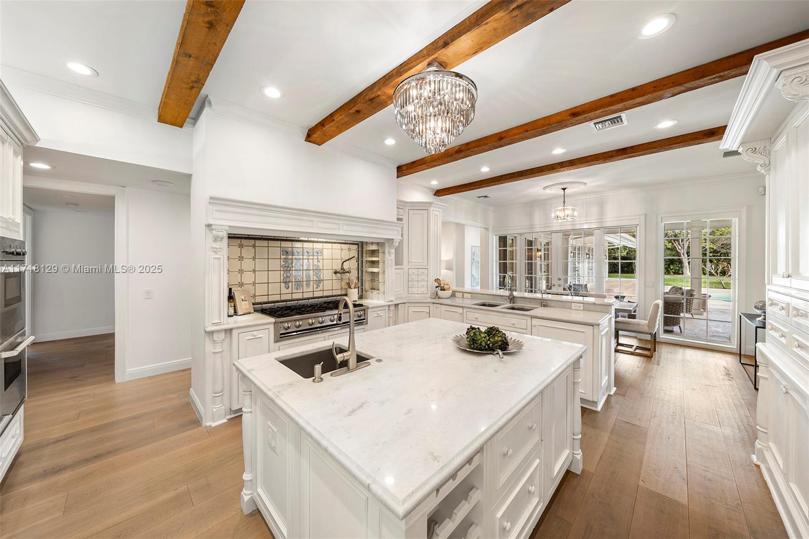 SANSTROM ESTATES - Residential