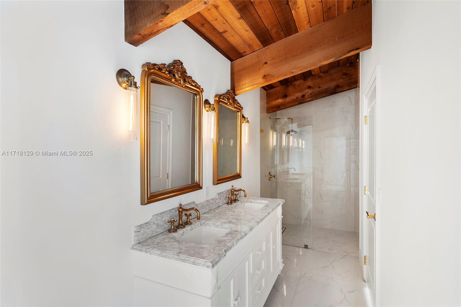 SANSTROM ESTATES - Residential