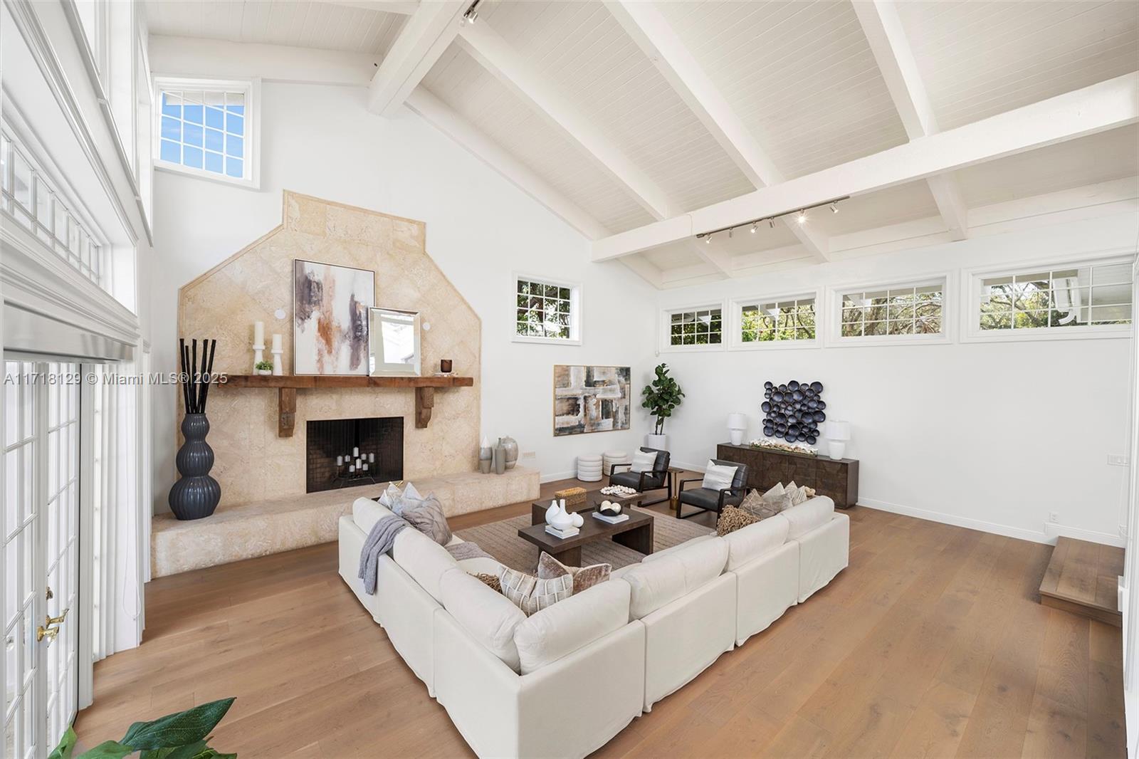 SANSTROM ESTATES - Residential
