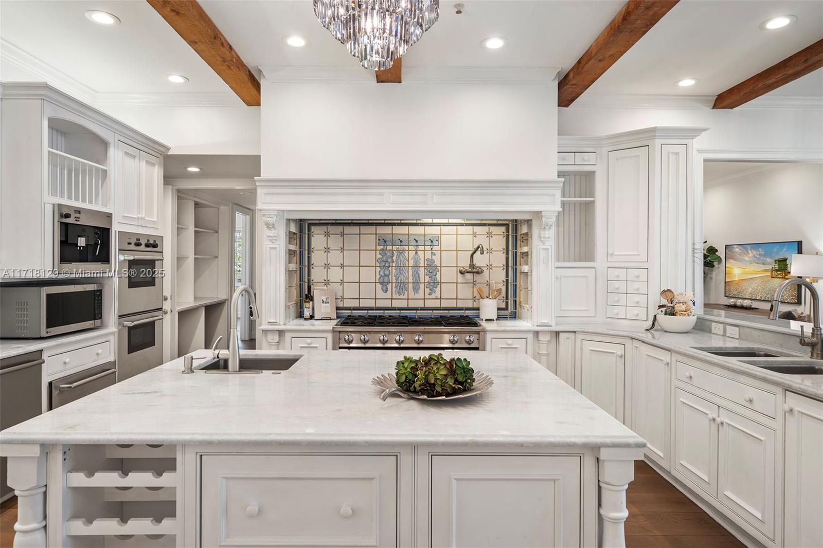 SANSTROM ESTATES - Residential