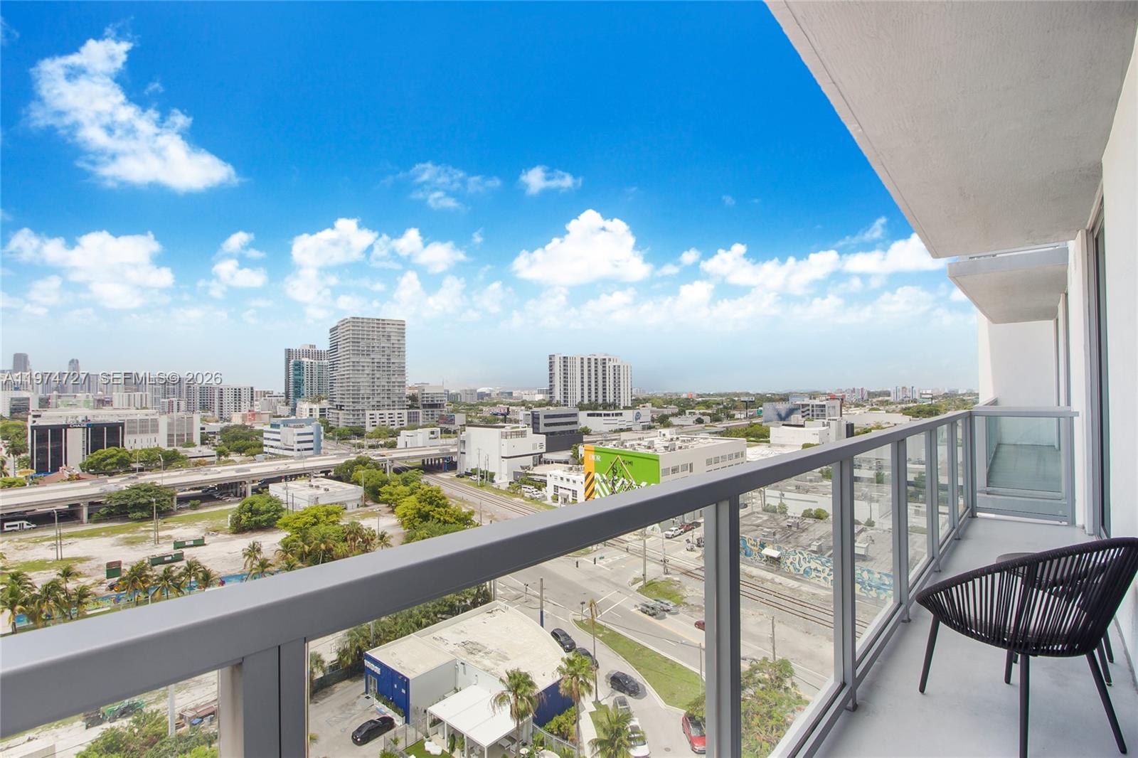 QUADRO CONDO - Residential