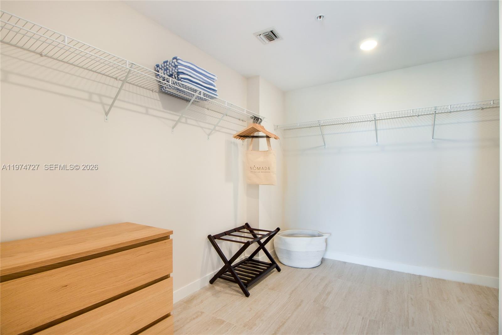 QUADRO CONDO - Residential