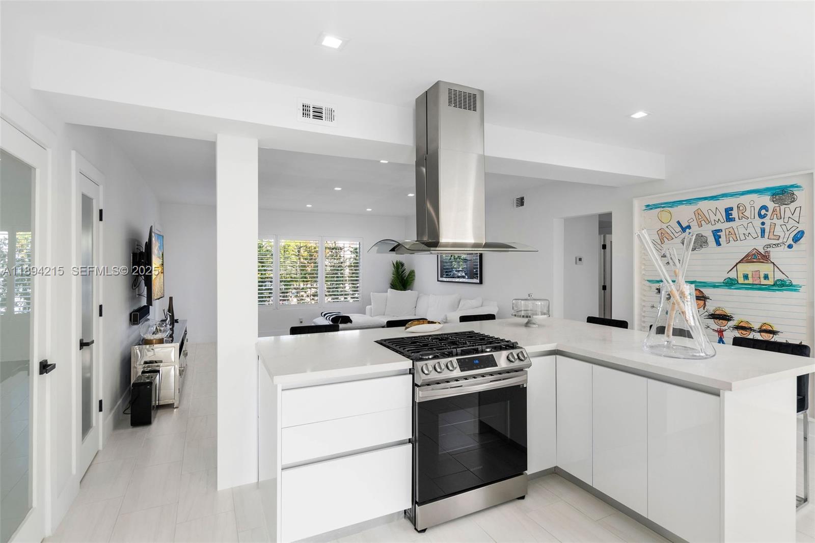 MIAMI BEACH NAUTILUS - Residential Income
