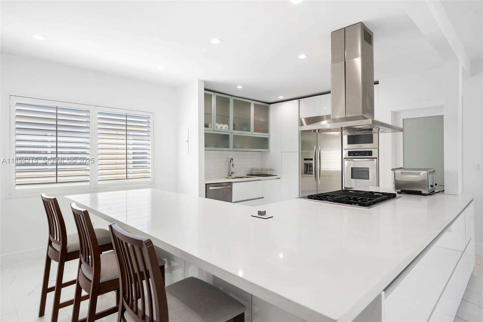MIAMI BEACH NAUTILUS - Residential Income